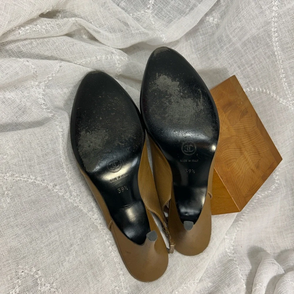 CHANEL authentic leather classic sling back heel with dust bag